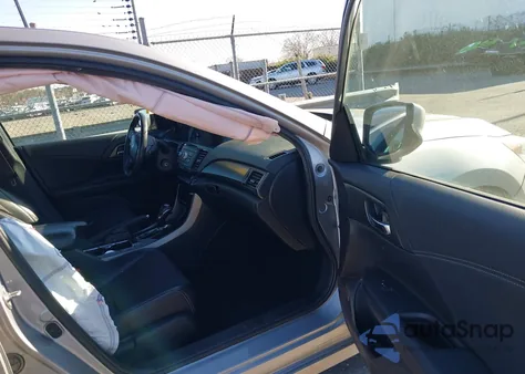 2016 Honda Accord Sport z USA, uszkodzony, nr VIN 1HGCR2F53GA130944